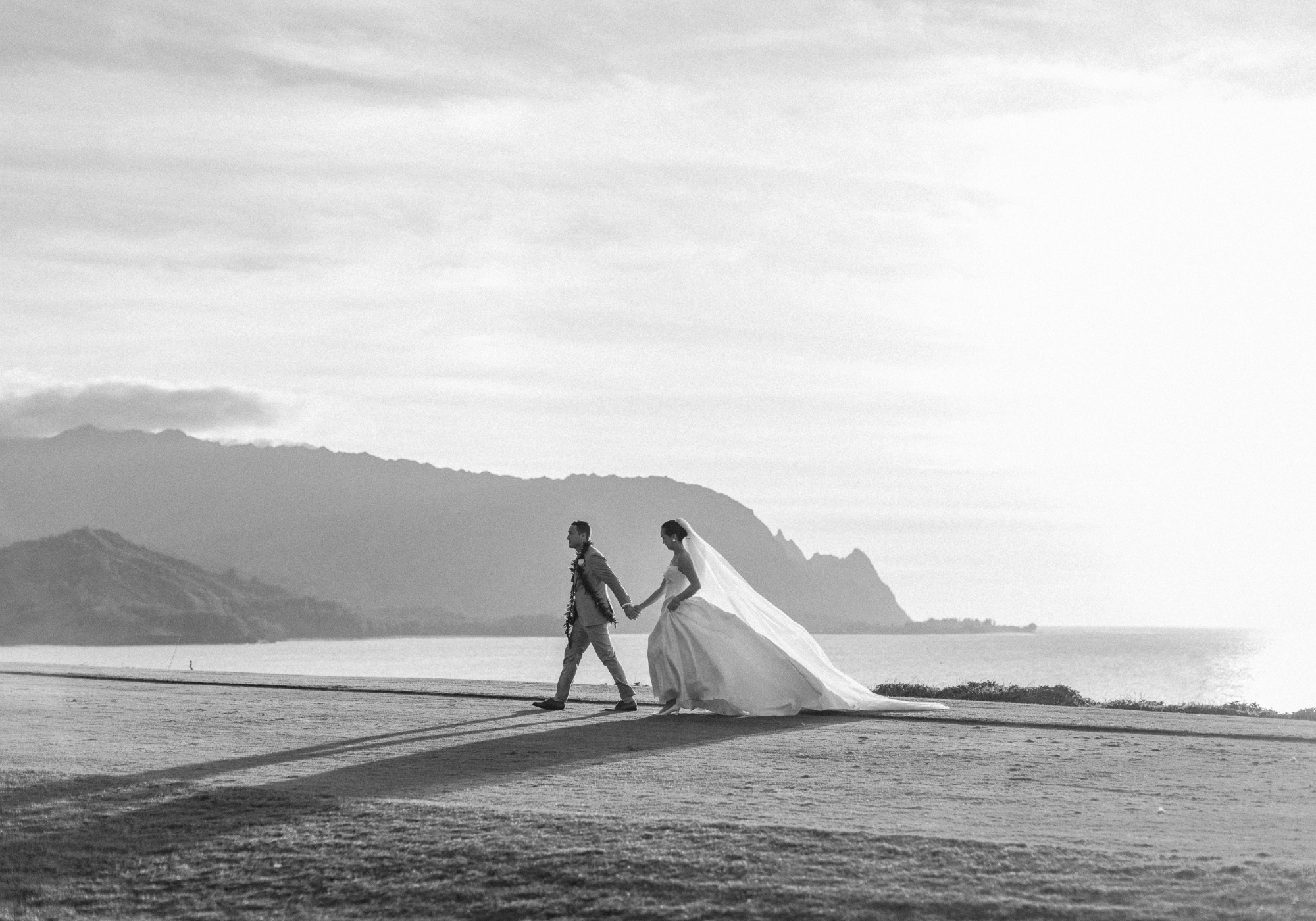 Couple on the cliff in Princeville Kauai